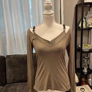 Vertigo Paris size M Titanium/taupe color. Long sleeves. V-neck
